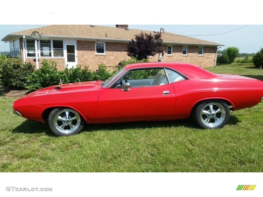 1970 Challenger 2 Door Hardtop - Red / White photo #1