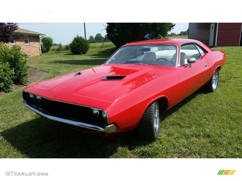 1970 Challenger 2 Door Hardtop - Red / White photo #8