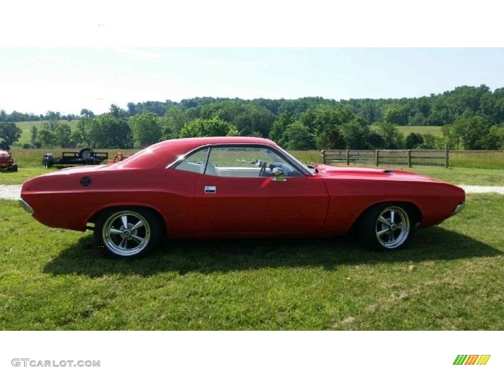 1970 Challenger 2 Door Hardtop - Red / White photo #11