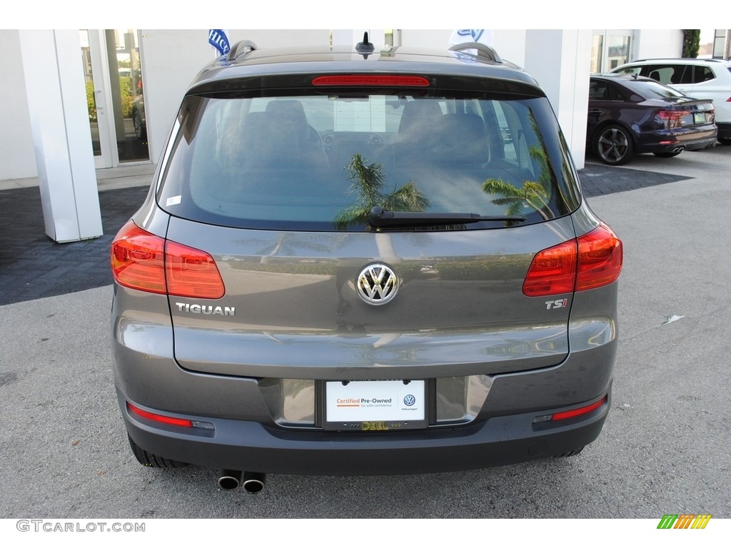 2017 Tiguan S - Pepper Gray Metallic / Charcoal photo #8