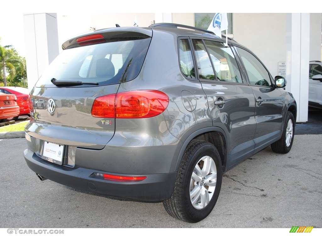 2017 Tiguan S - Pepper Gray Metallic / Charcoal photo #10
