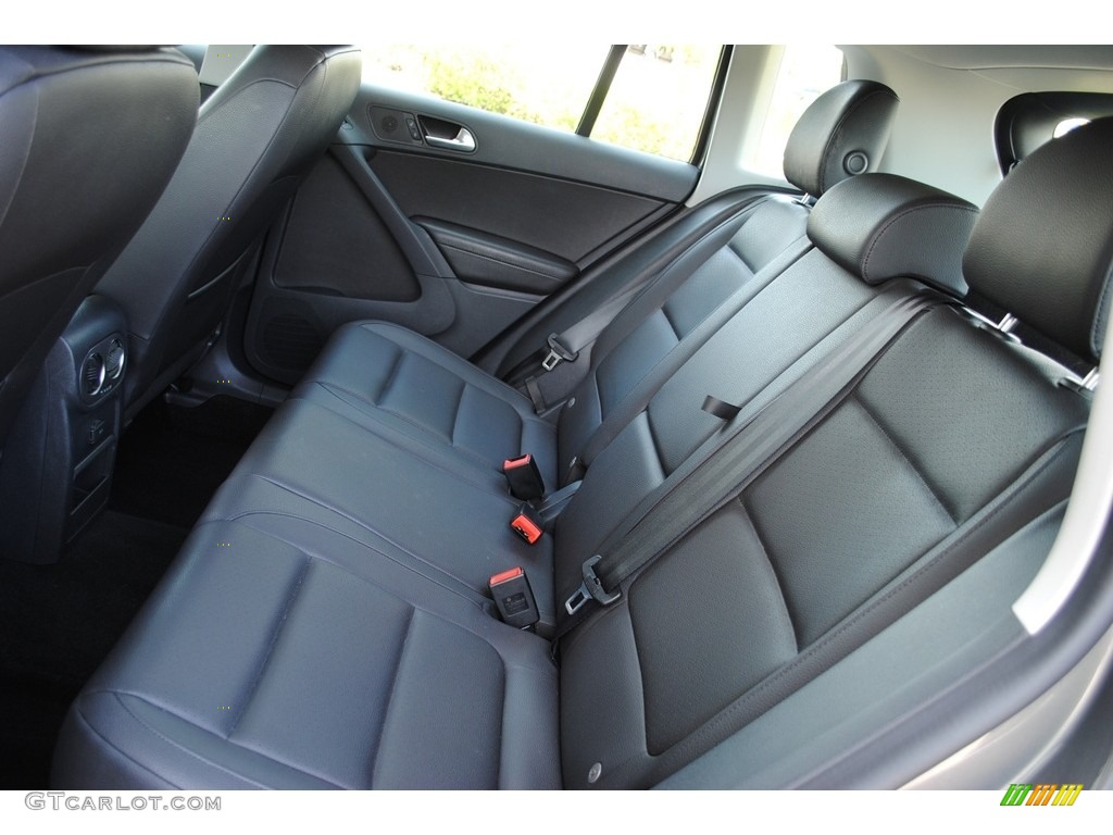2017 Tiguan S - Pepper Gray Metallic / Charcoal photo #12
