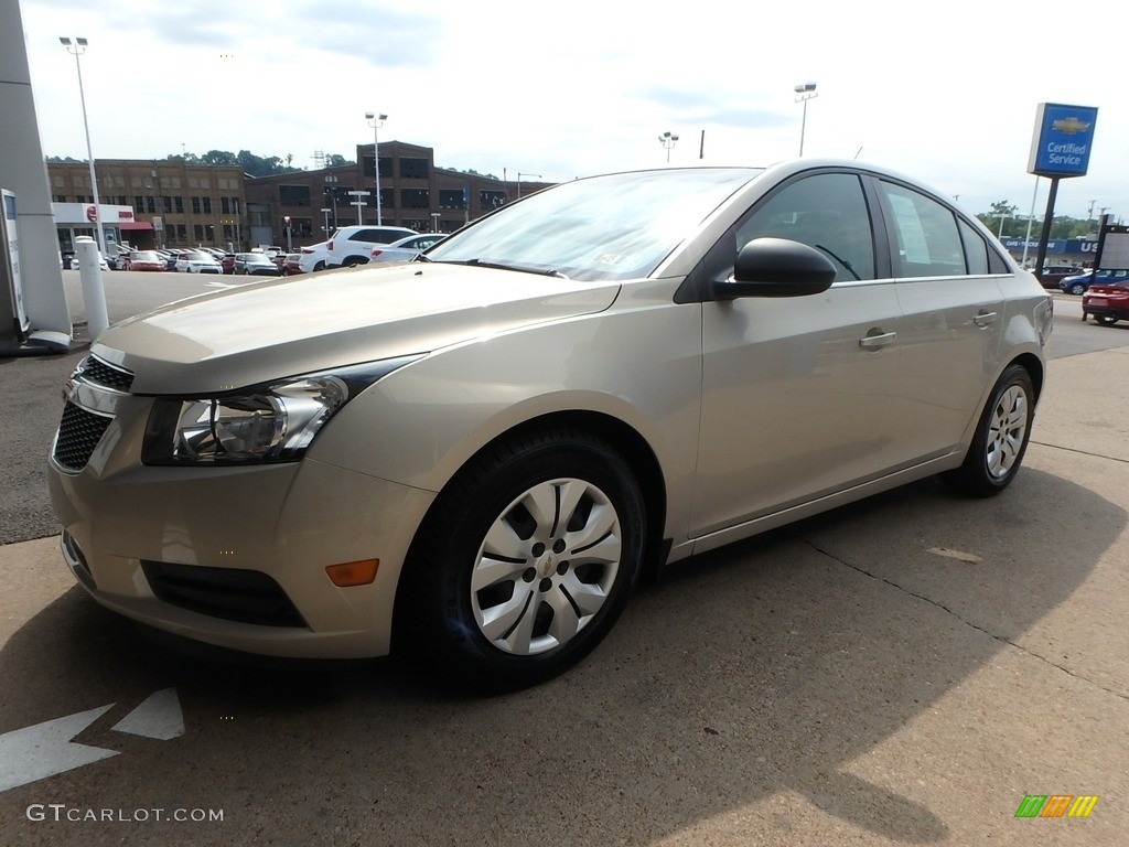 2012 Cruze LS - Gold Mist Metallic / Jet Black/Medium Titanium photo #7