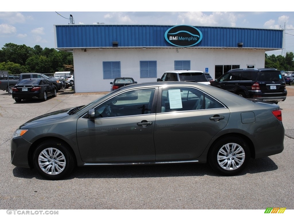 2012 Camry LE - Cypress Green Pearl / Ivory photo #2