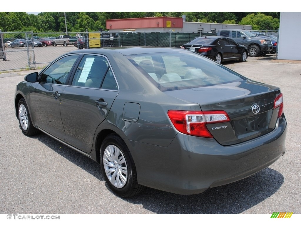 2012 Camry LE - Cypress Green Pearl / Ivory photo #3