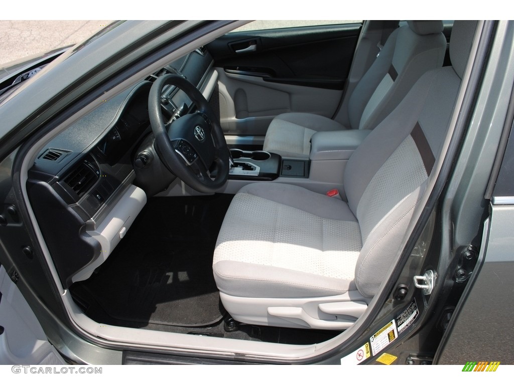 2012 Camry LE - Cypress Green Pearl / Ivory photo #10
