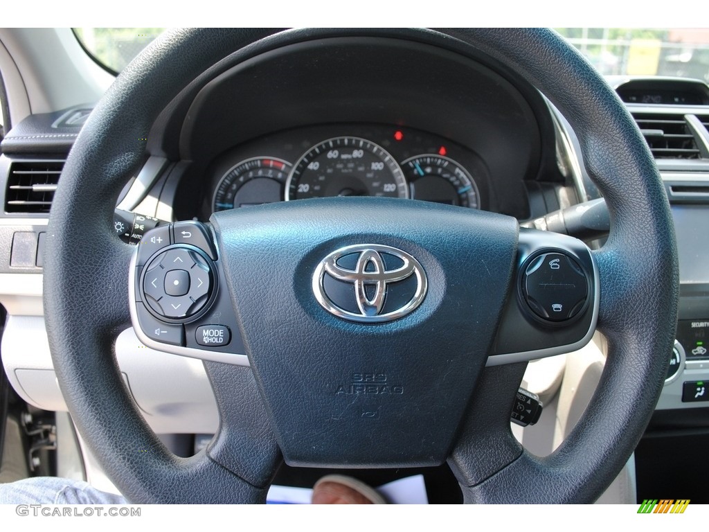 2012 Camry LE - Cypress Green Pearl / Ivory photo #13