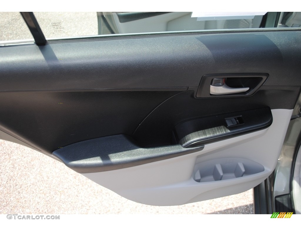 2012 Camry LE - Cypress Green Pearl / Ivory photo #17