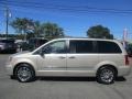 Cashmere Pearl - Town & Country Touring-L Photo No. 4