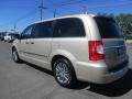 Cashmere Pearl - Town & Country Touring-L Photo No. 5
