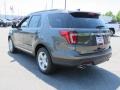 2018 Magnetic Metallic Ford Explorer XLT  photo #26