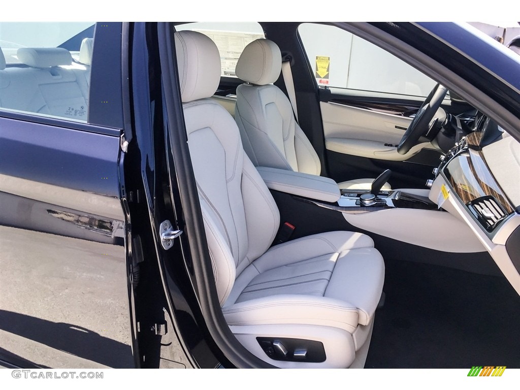 2018 5 Series 530e iPerfomance Sedan - Carbon Black Metallic / Canberra Beige/Black photo #2