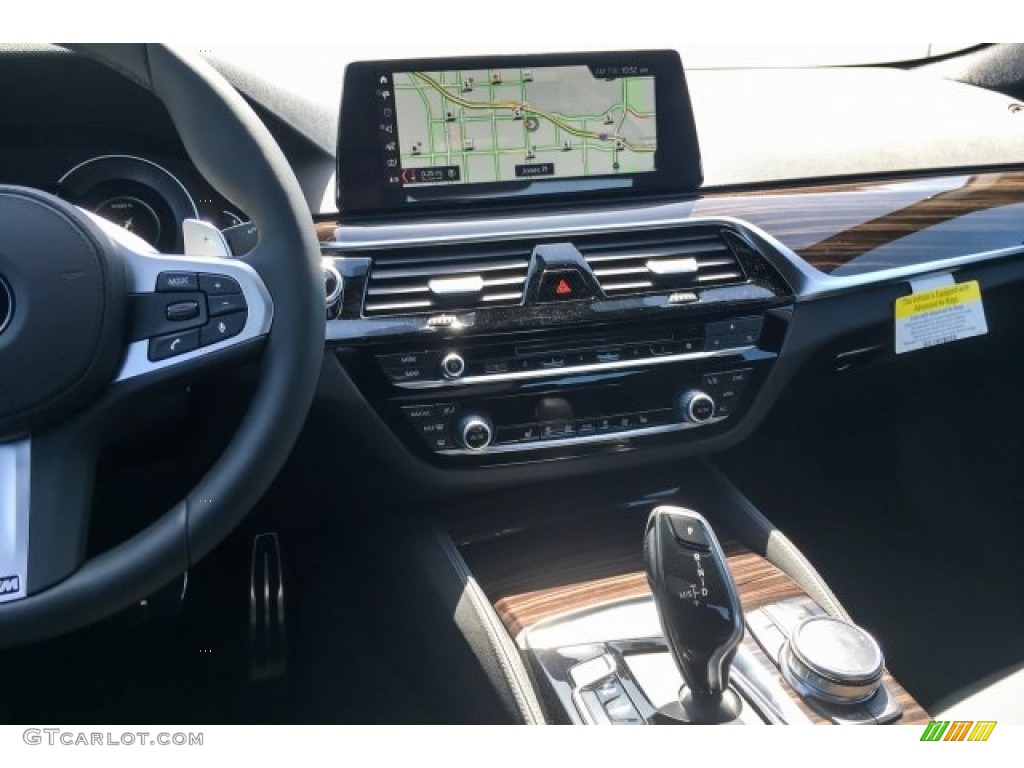 2018 5 Series 530e iPerfomance Sedan - Carbon Black Metallic / Black photo #6