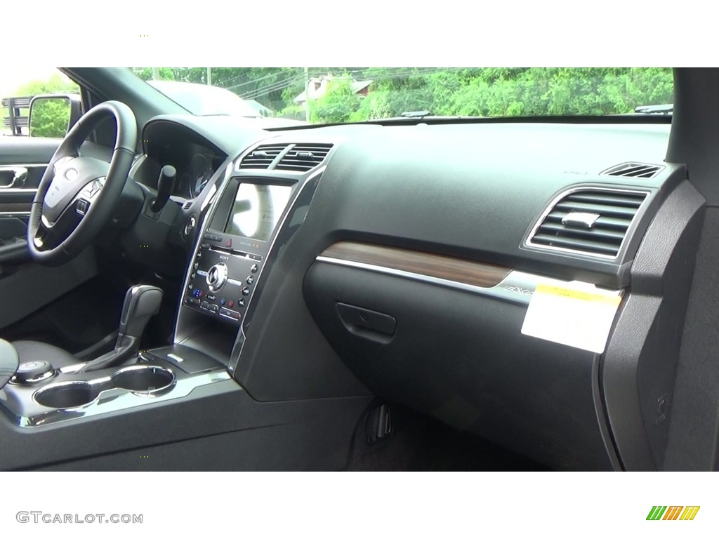 2018 Explorer Limited 4WD - Shadow Black / Ebony Black photo #26