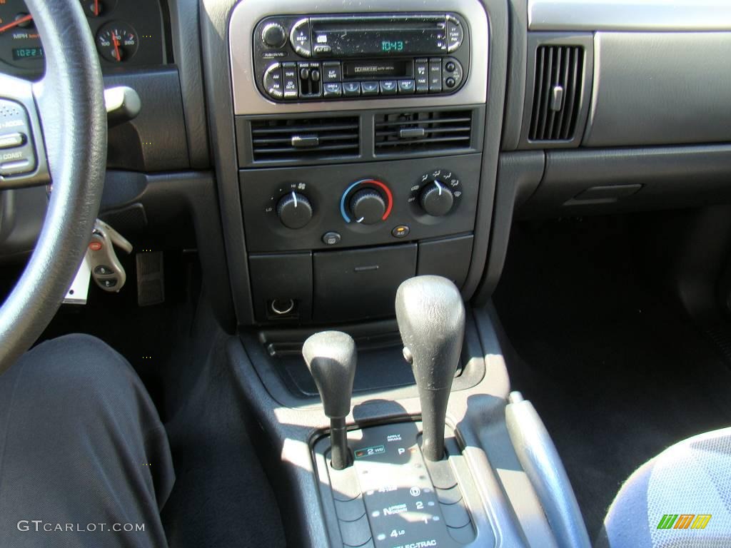 2001 Grand Cherokee Laredo 4x4 - Stone White / Agate photo #21