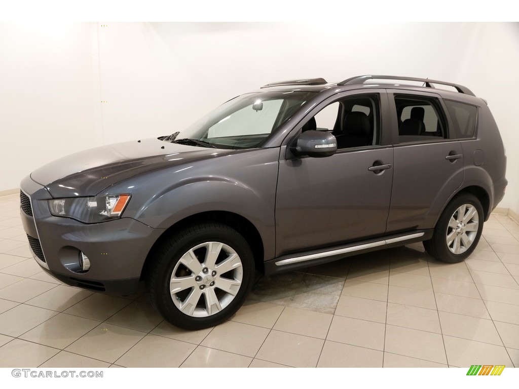 2010 Outlander SE 4WD - Graphite Gray Pearl / Black photo #3