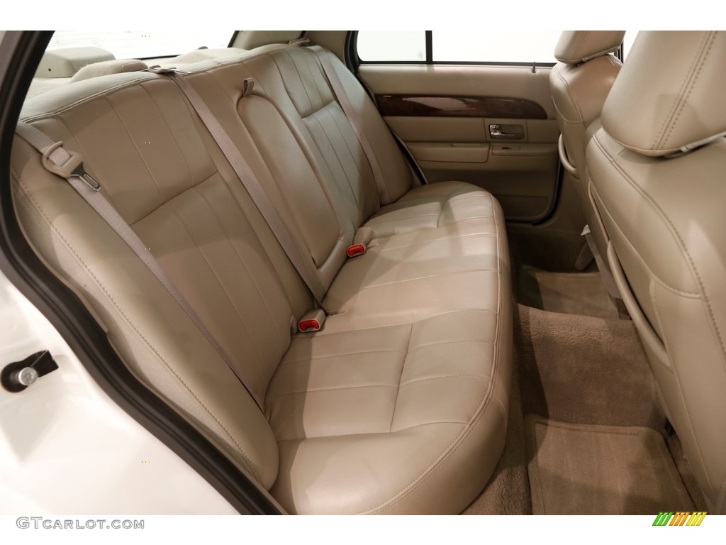 2010 Grand Marquis LS Ultimate Edition - Vibrant White / Medium Light Stone photo #16