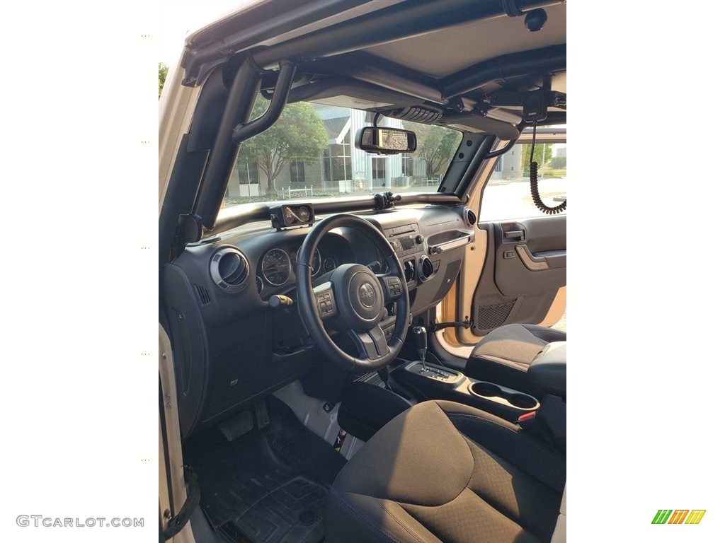 2016 Wrangler Unlimited Sport 4x4 - Mojave Sand / Black photo #4