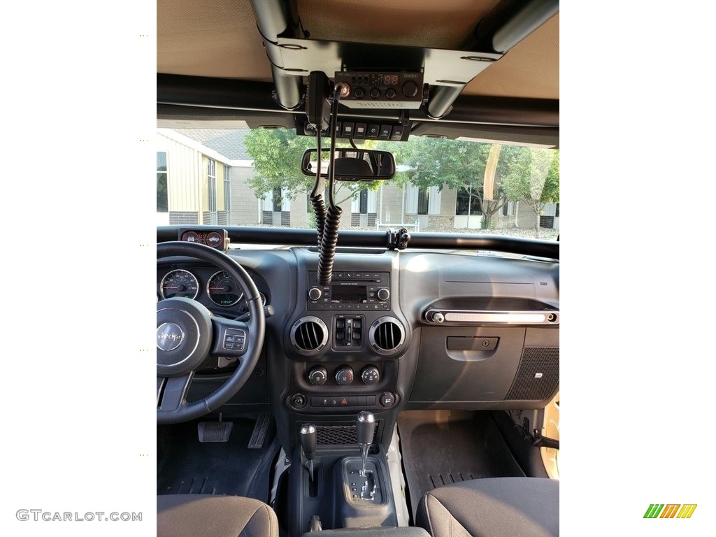 2016 Wrangler Unlimited Sport 4x4 - Mojave Sand / Black photo #5