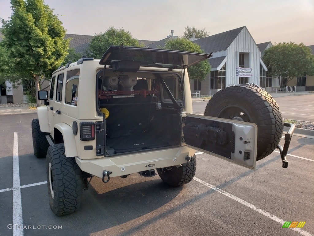 2016 Wrangler Unlimited Sport 4x4 - Mojave Sand / Black photo #13