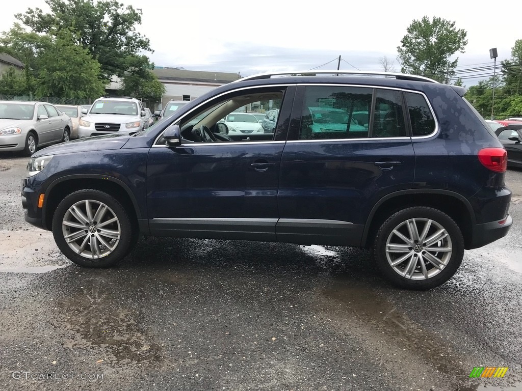 2012 Tiguan SE 4Motion - Night Blue Metallic / Beige photo #3