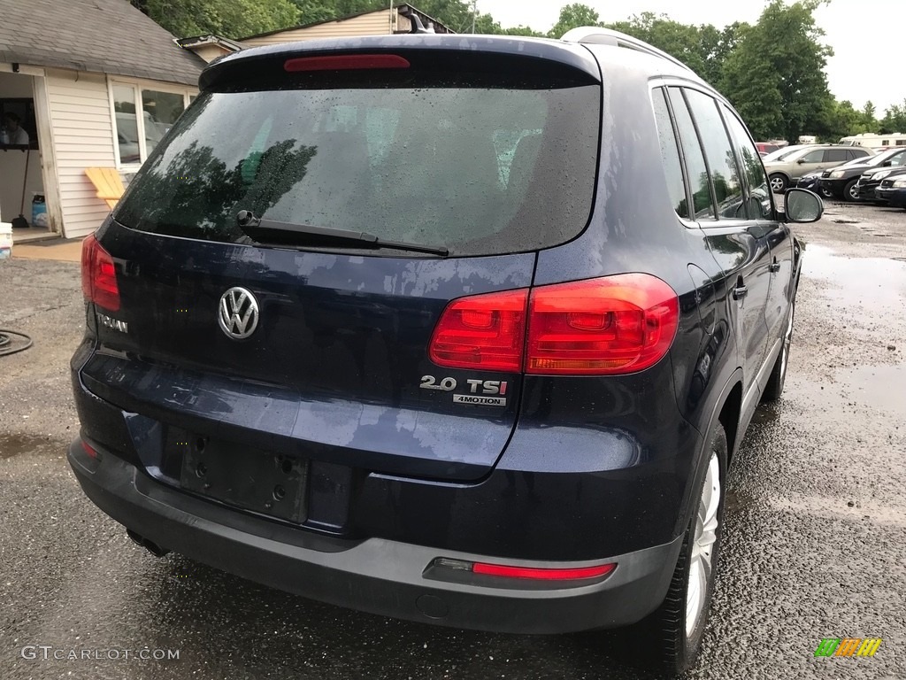 2012 Tiguan SE 4Motion - Night Blue Metallic / Beige photo #7