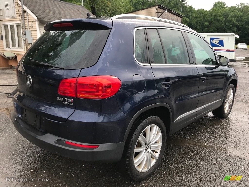 2012 Tiguan SE 4Motion - Night Blue Metallic / Beige photo #8