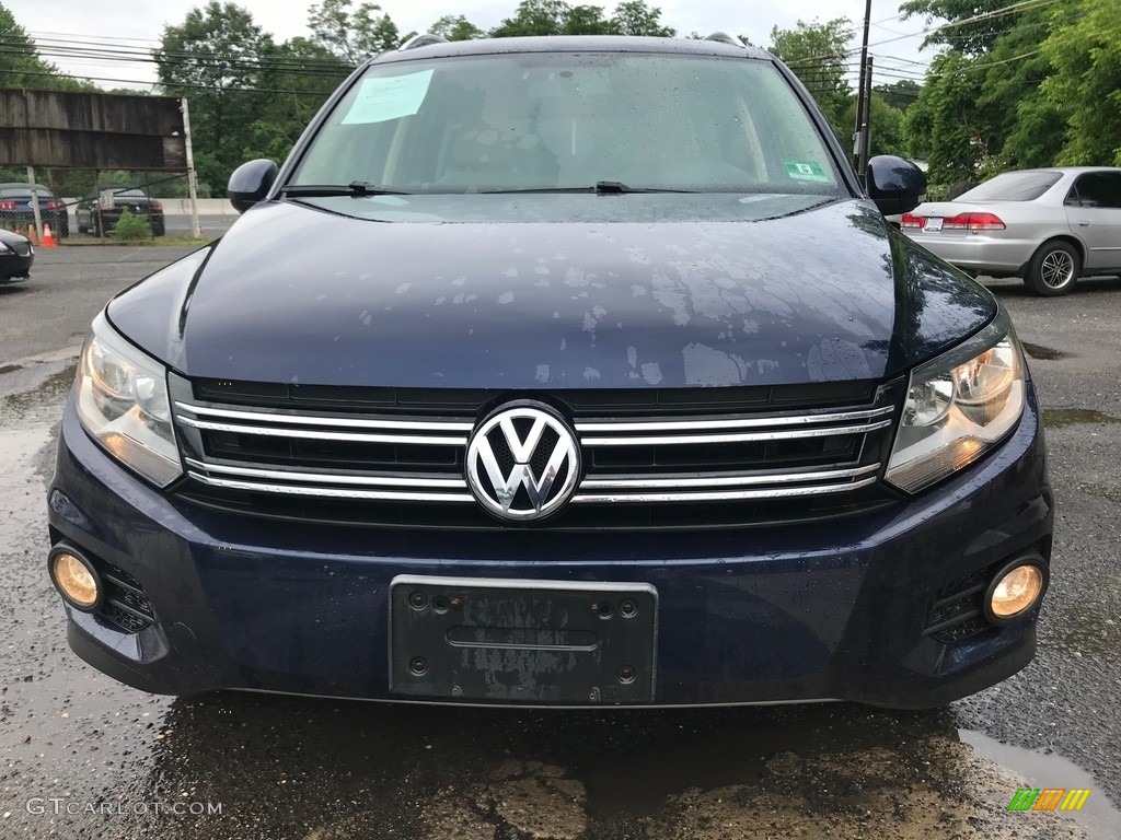 2012 Tiguan SE 4Motion - Night Blue Metallic / Beige photo #11