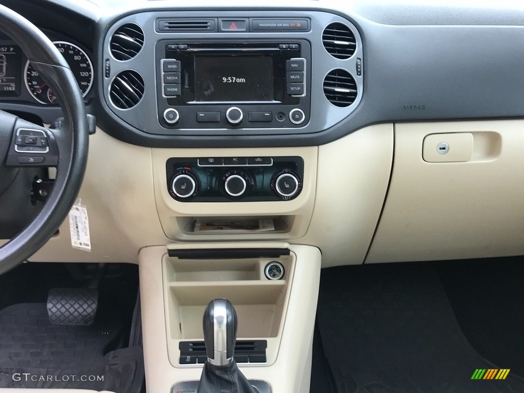 2012 Tiguan SE 4Motion - Night Blue Metallic / Beige photo #14