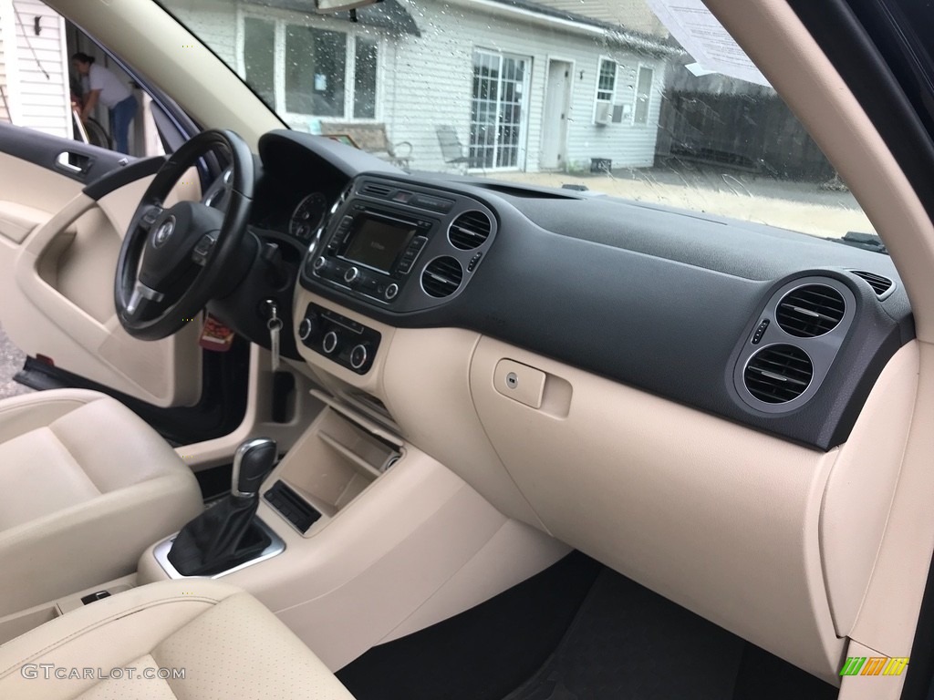 2012 Tiguan SE 4Motion - Night Blue Metallic / Beige photo #15