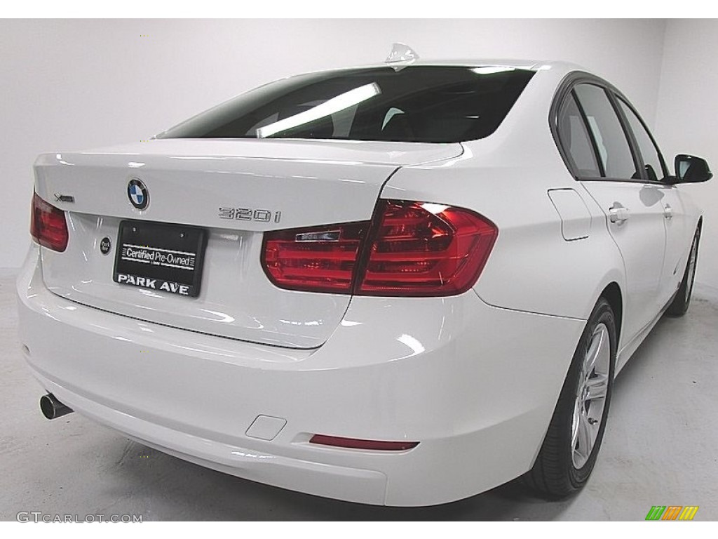 2015 3 Series 320i xDrive Sedan - Alpine White / Black photo #5