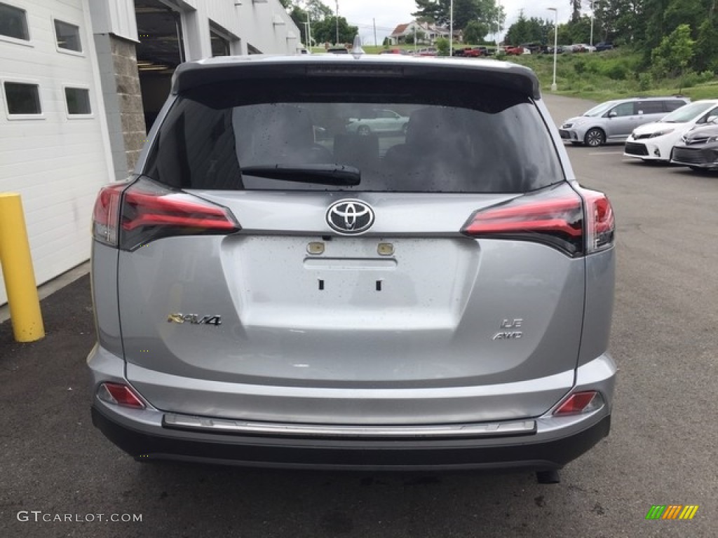 2018 RAV4 LE - Silver Sky Metallic / Black photo #4