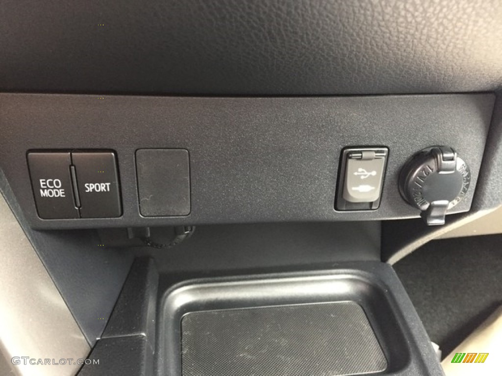 2018 RAV4 LE - Silver Sky Metallic / Black photo #20