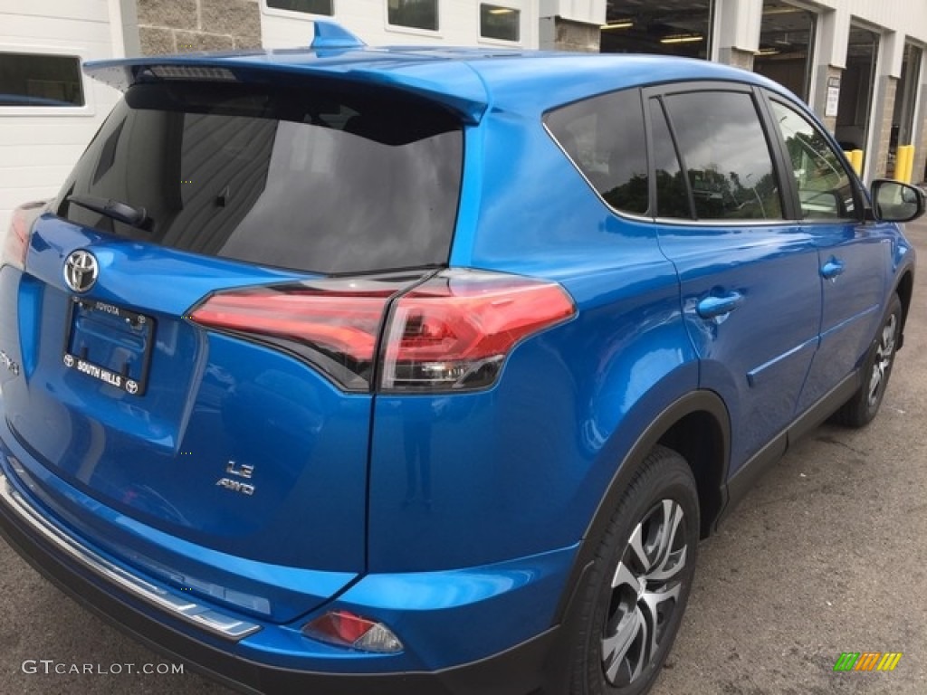 2018 RAV4 LE - Electric Storm Blue / Black photo #3