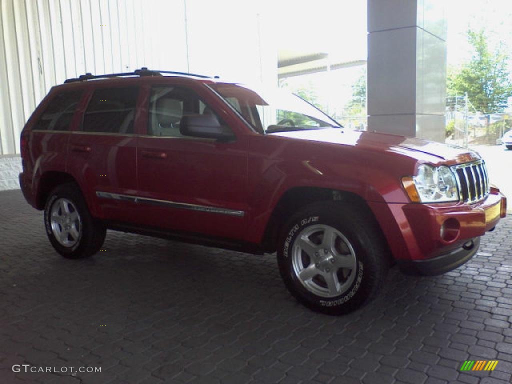 2005 Grand Cherokee Limited 4x4 - Inferno Red Crystal Pearl / Dark Khaki/Light Graystone photo #27