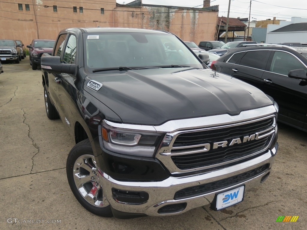 2019 1500 Big Horn Crew Cab 4x4 - Diamond Black Crystal Pearl / Black photo #2
