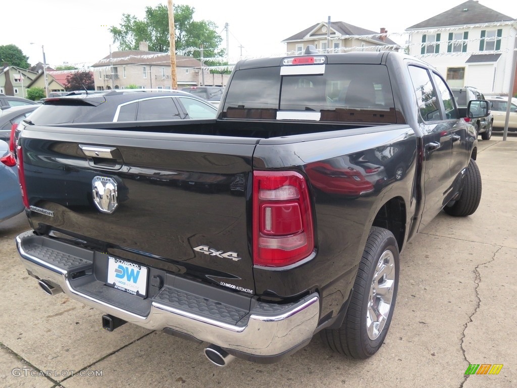 2019 1500 Big Horn Crew Cab 4x4 - Diamond Black Crystal Pearl / Black photo #14