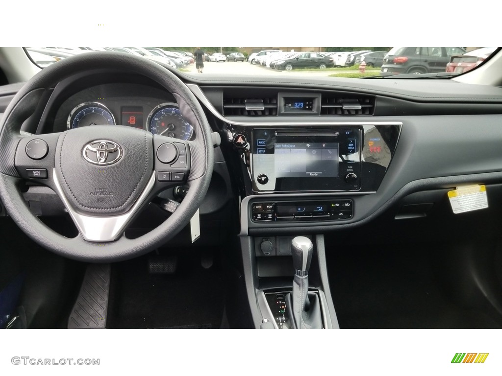 2019 Toyota Corolla LE Black Dashboard Photo #127678809