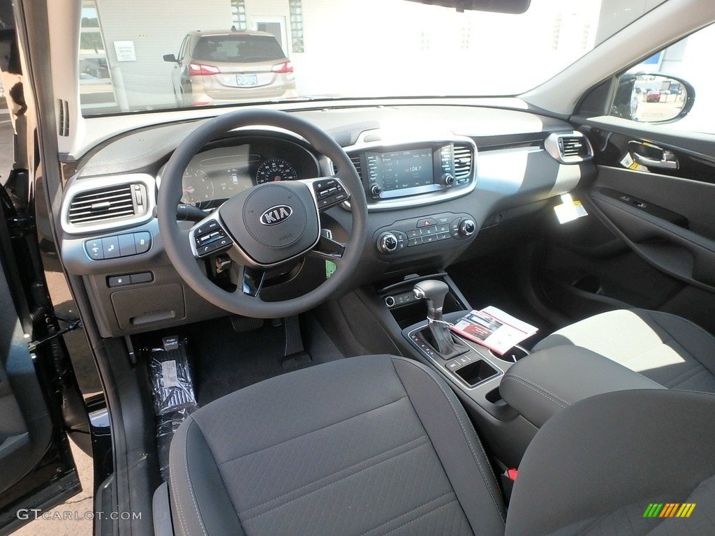 Satin Black Interior 2019 Kia Sorento LX AWD Photo #127679454