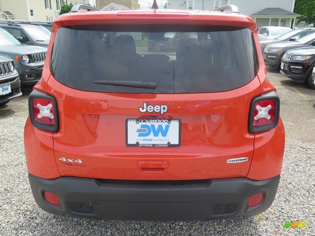 2018 Renegade Latitude 4x4 - Omaha Orange / Black photo #12