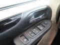 Black Onyx - Grand Caravan SXT Photo No. 41
