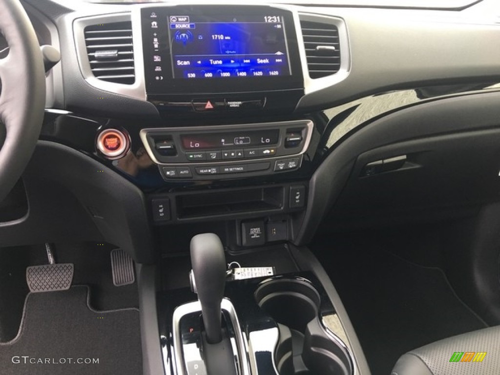 2019 Honda Ridgeline RTL-E AWD Controls Photo #127691001