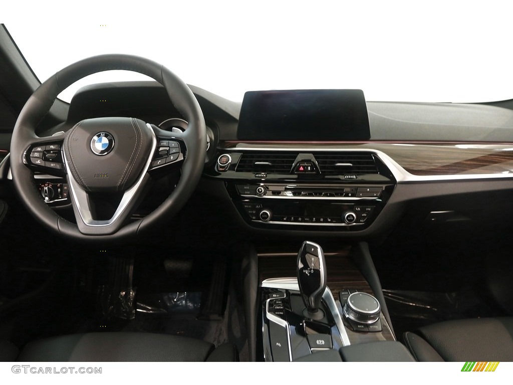2018 5 Series 540i xDrive Sedan - Black Sapphire Metallic / Black photo #35