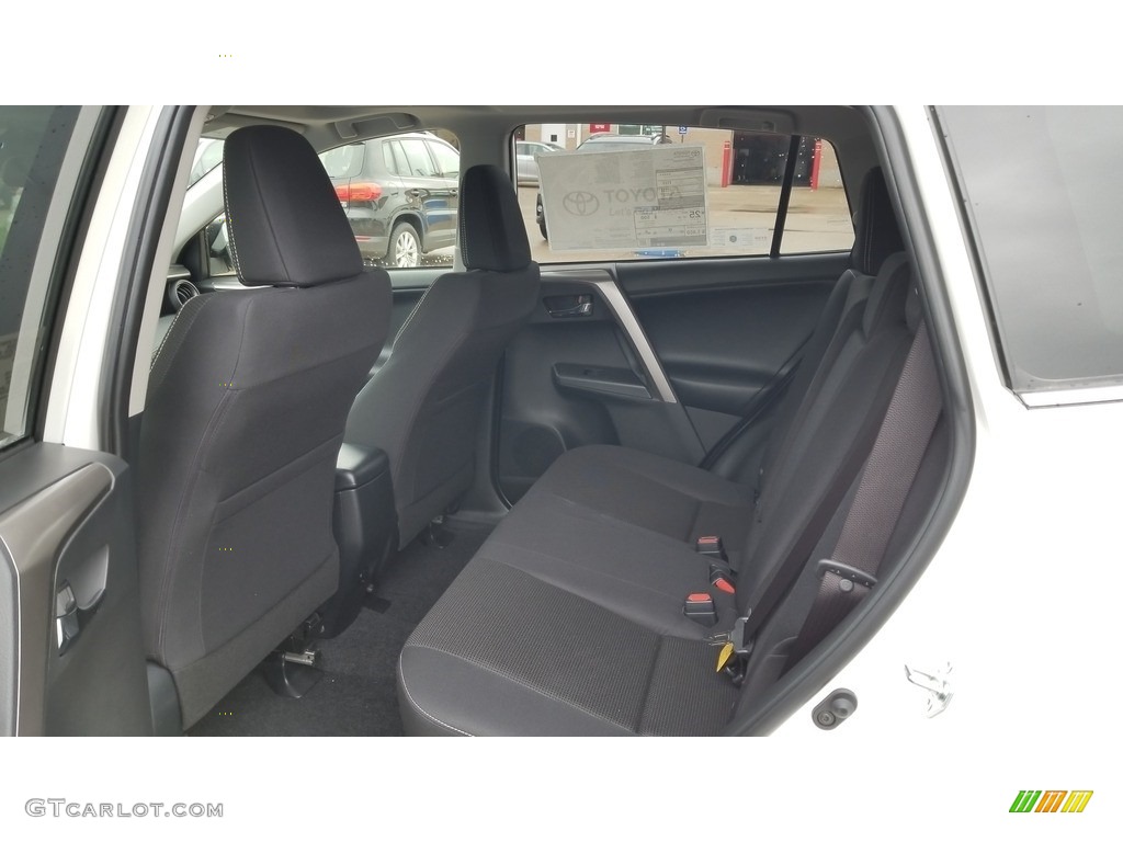 2018 RAV4 XLE - Super White / Black photo #4