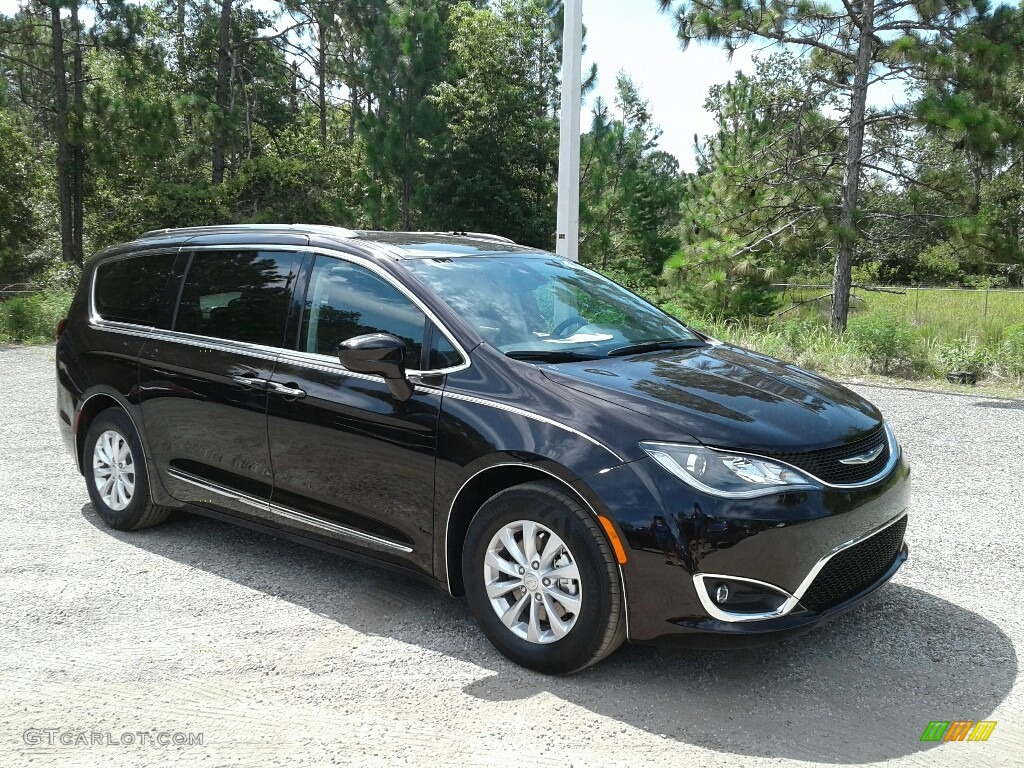 2018 Pacifica Touring L - Dark Cordovan Pearl / Black/Alloy photo #7