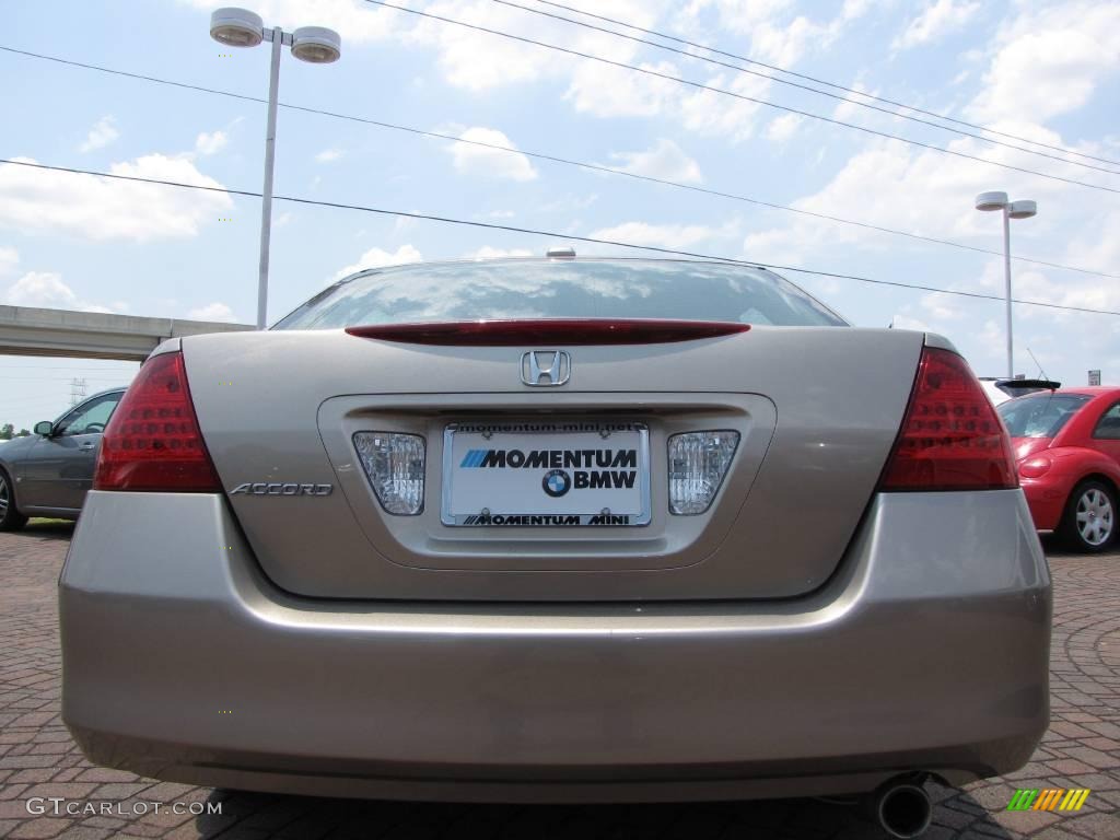 2006 Accord EX-L Sedan - Desert Mist Metallic / Ivory photo #4