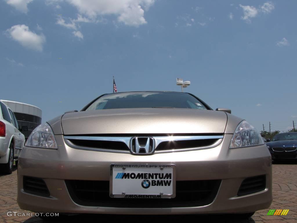 2006 Accord EX-L Sedan - Desert Mist Metallic / Ivory photo #8