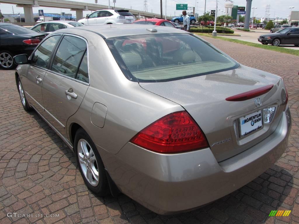 2006 Accord EX-L Sedan - Desert Mist Metallic / Ivory photo #11