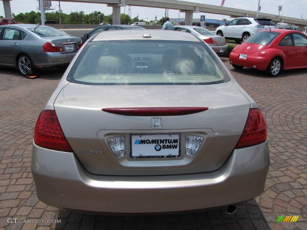 2006 Accord EX-L Sedan - Desert Mist Metallic / Ivory photo #12
