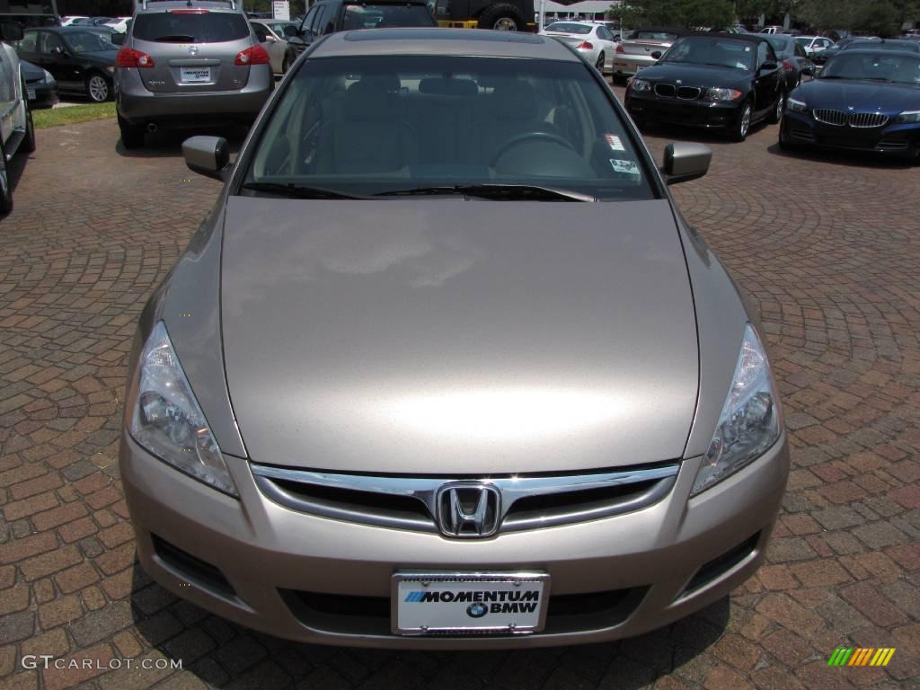 2006 Accord EX-L Sedan - Desert Mist Metallic / Ivory photo #16
